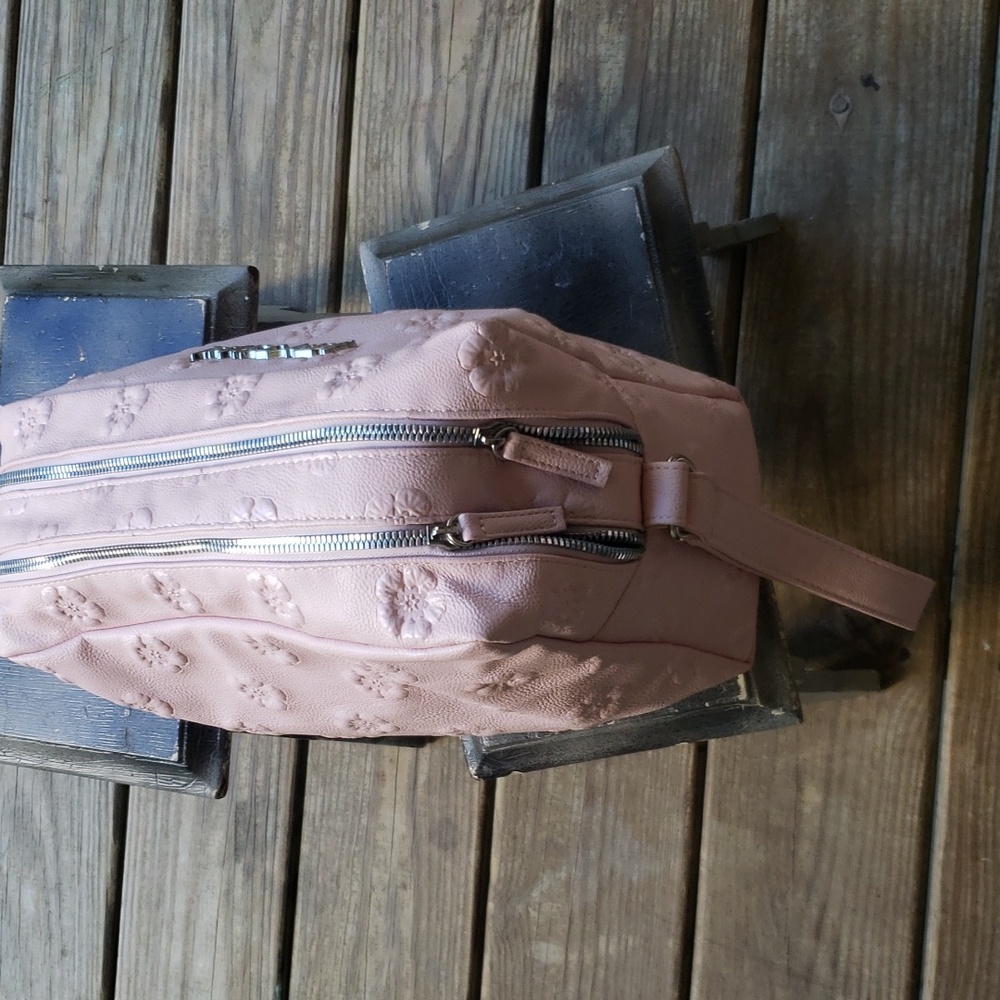 Betsy Johnson pouch - Picture 3 of 8